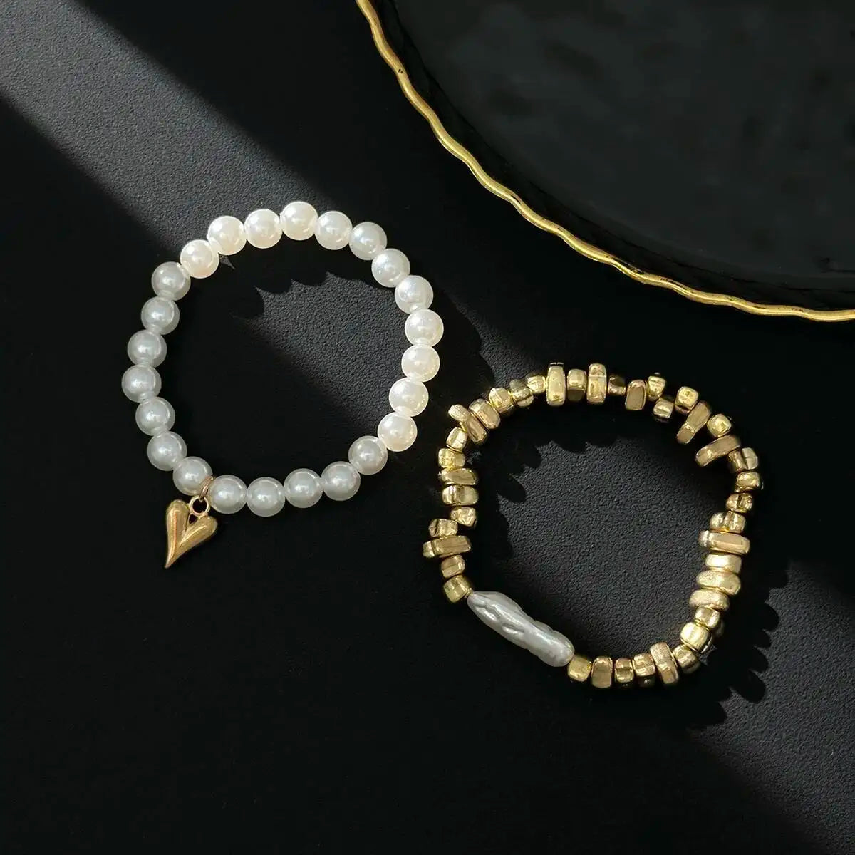 2Pcs/Set Elegant Imitation Pearl Bracelet for Women Bohemian Elastic Rope Chain Bracelet with Heart Pendant Jewelry Gift
