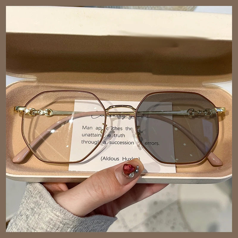 New Fashion Photochromic Myopia Glasses Women Color Changing Sun Shades Sunglasses with Minus Diopters Prescription Lens Glasses