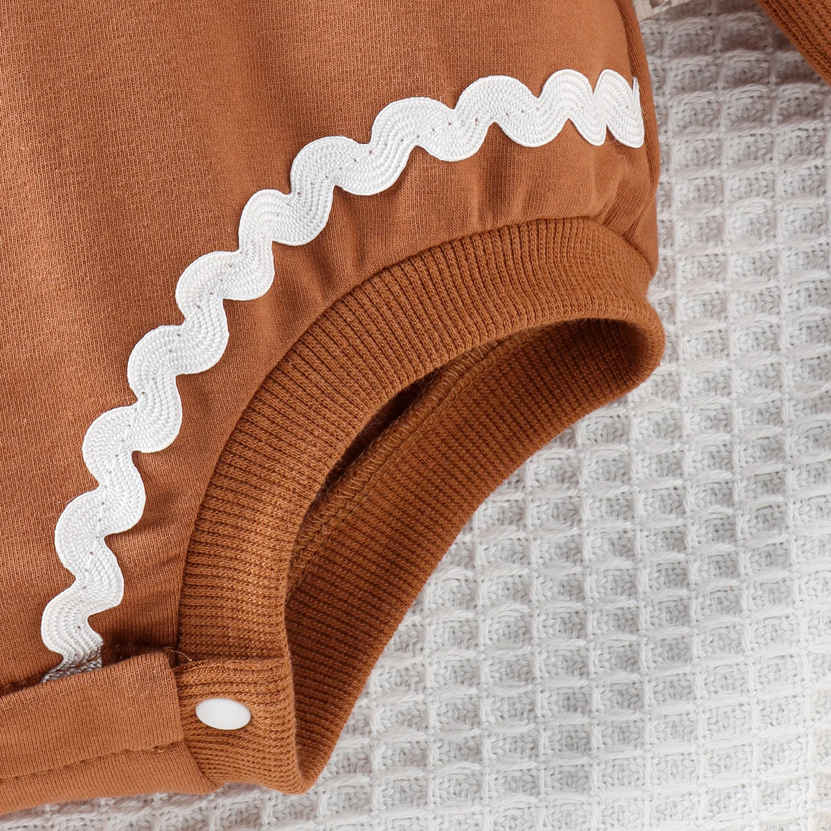 Winter New Style Sweet and Comfortable for Boys and Girls 0-1 Years Old Coffee Color Tiled Webbing Christmas Clothes