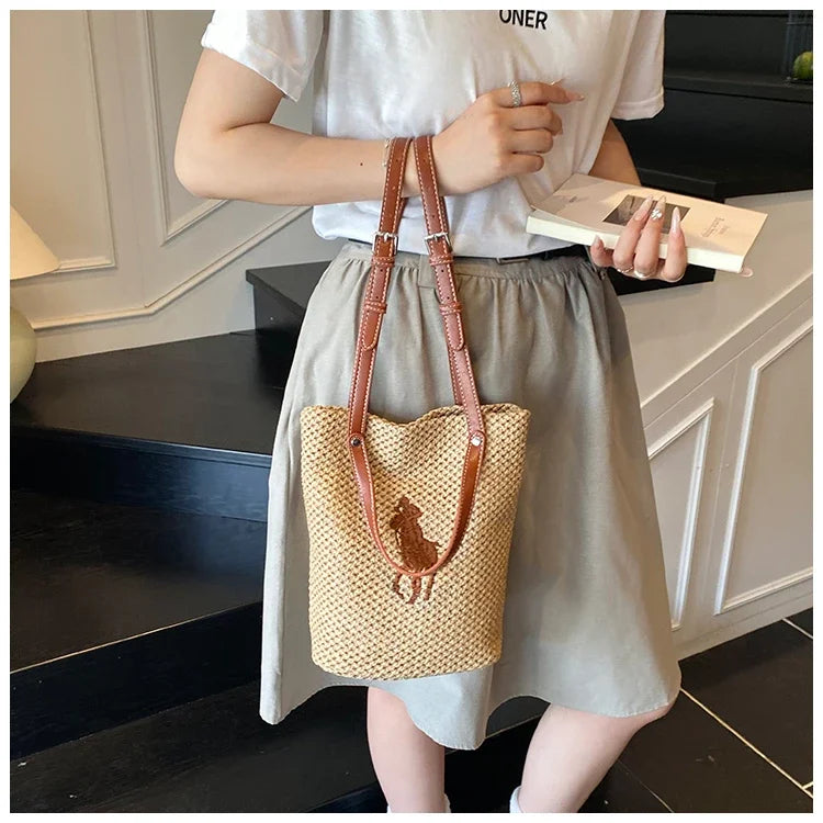 Fashionable Messenger Bag Women, Leather Shoulder Handbag With Gold Hardware, Elegant Crossbody For Daily Use Mom' Bag