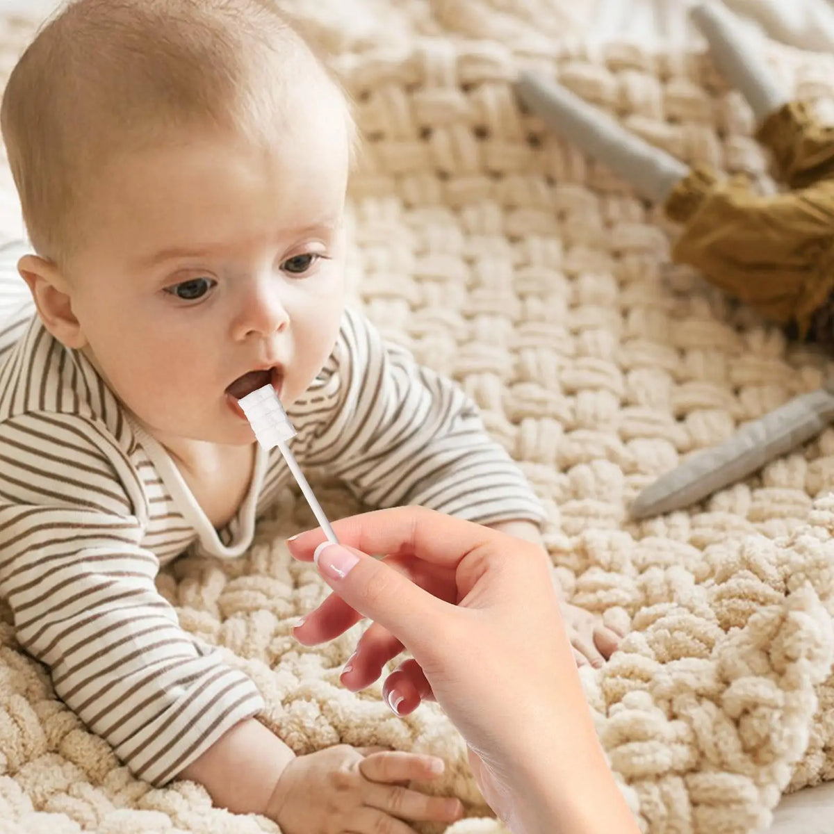30PCS Baby Tongue Cleaner Disposable Newborn Toothbrush for 0-36 Month Clean Mouth Tongue Washing Artifact Gauze Cotton Swab