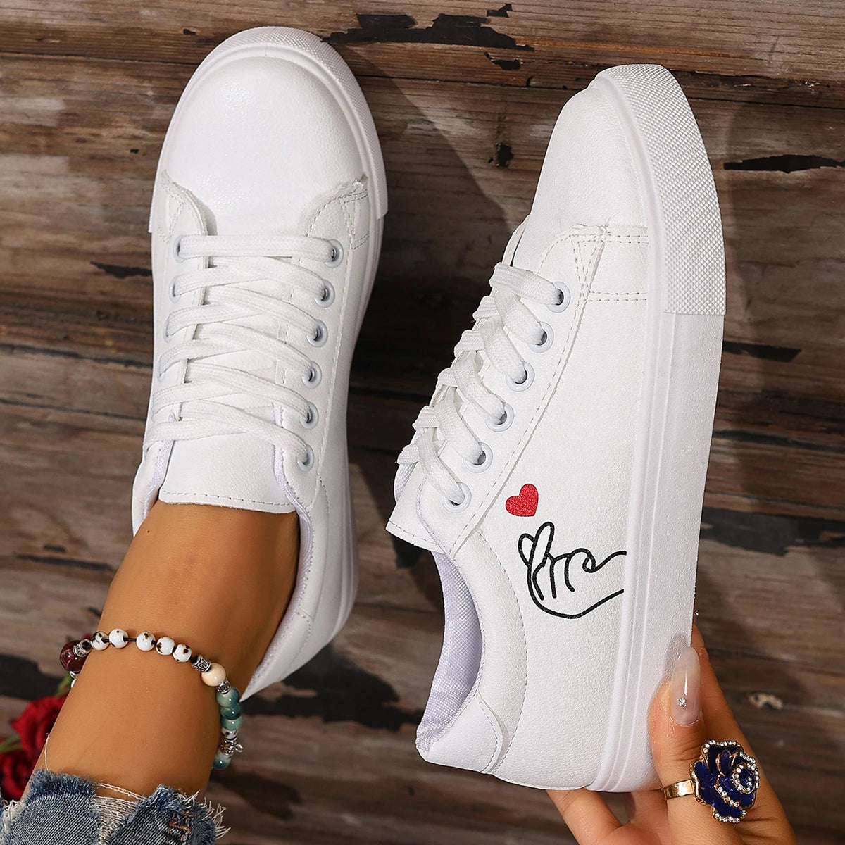 Fashion White Breathable Women Running Shoes New Spring Autumn Embroidered Flower Lace-Up Casual Sneakers Zapatos De Mujer