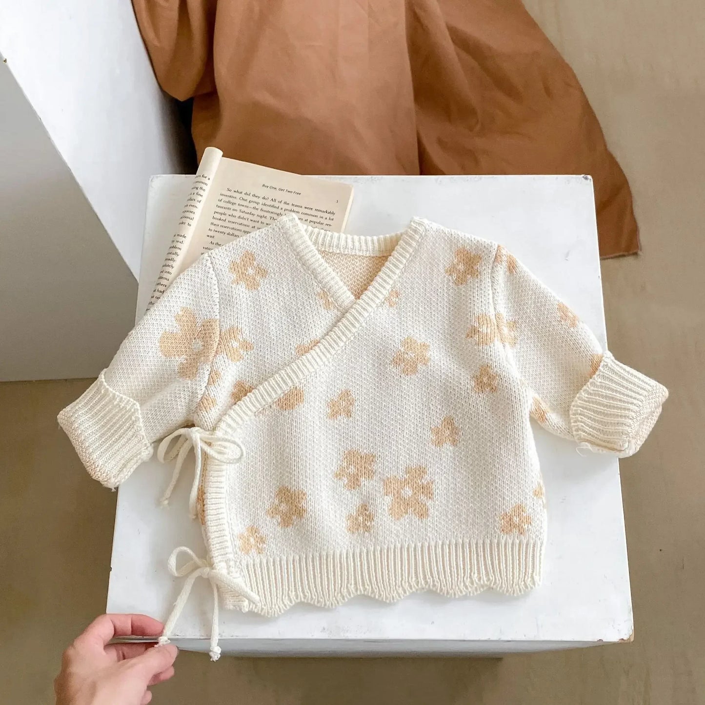 Baby Clothing 2025 Autumn Winter New Fashionable Casual Simple Sweet Floral Jacquard Coat Knitted Pants Hat Socks Kids Clothes