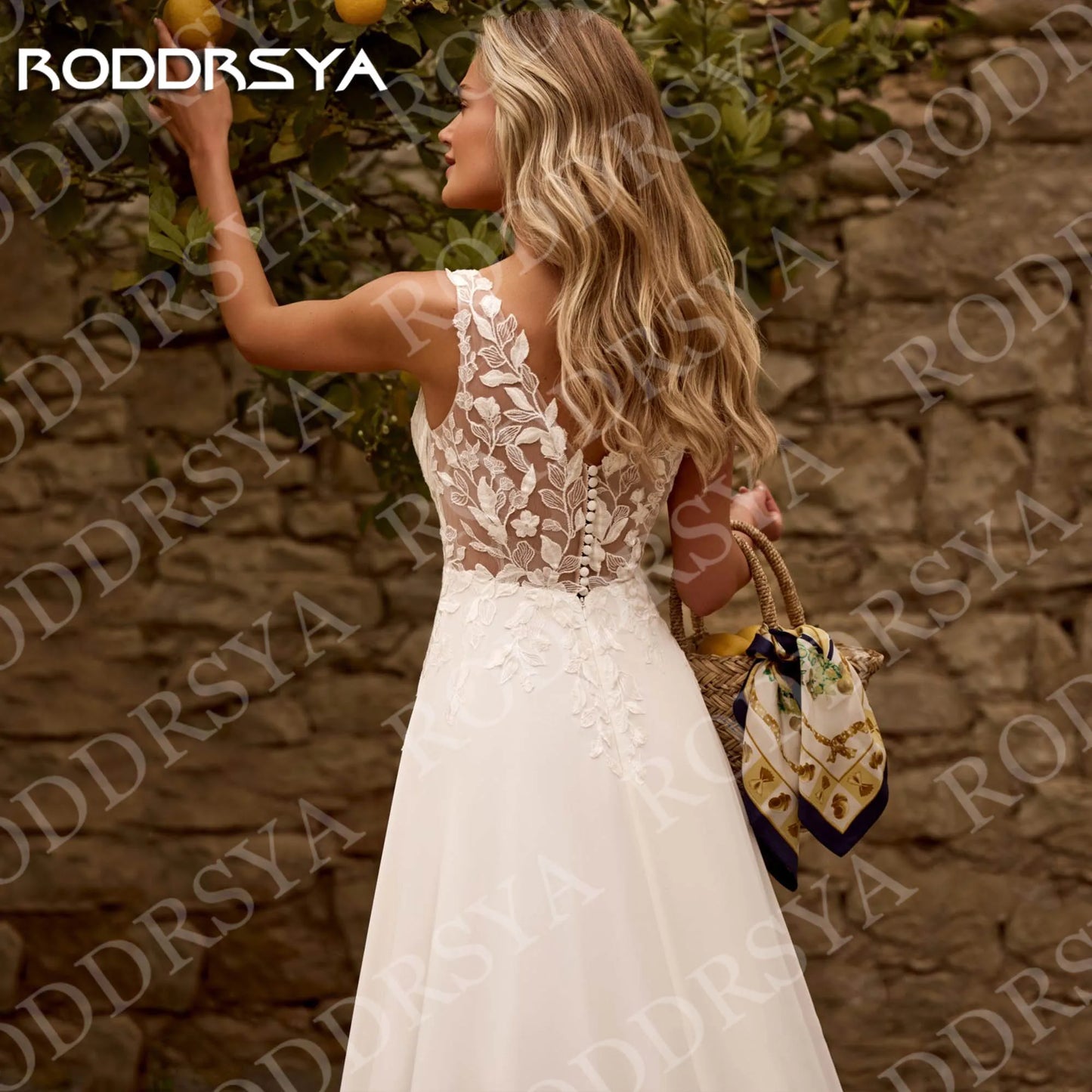 RODDRSYA Elegant V Neck Wedding Dresses for Bride Lace Appliques Chiffon Bohemian Bridal Dress Boho A Line Sleeveless Customized