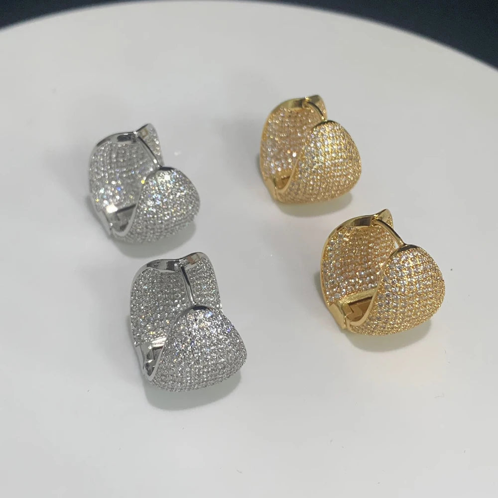 2025 New Arrived Classic Women Fashion Jewelry Full Micro Paved Sparking CZ Curved Waterdrop Shaped Huggie Hoop Earring