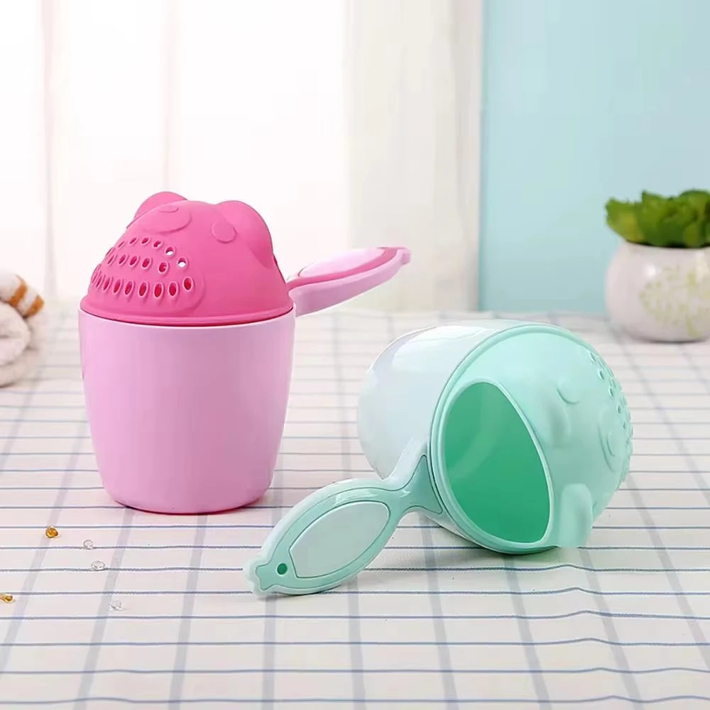 1PC Baby Shampoo Cup Baby Bath Bucket Kids Bath Spoon Child Hair Wash Cup Baby Bath Kit Cute Cartoon Baby Bath Play Funny Bucket
