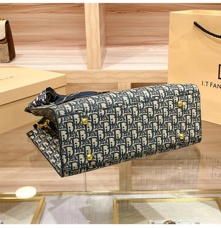 Luxury Brand Designer Diaper Bag Elegant Minimalist Leather Tote For Women Large Capacity Stylish Crossbody Shoulder Bag