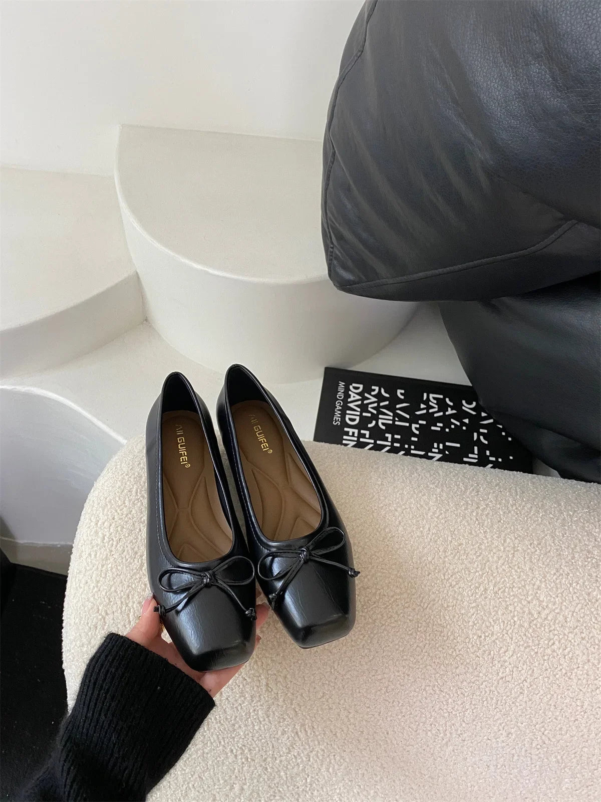 Gentle Fairy Style Flat Bottom Single Shoes Women's Spring 2025 New Butterfly Knot Square Head Silver Color Bean Shoes