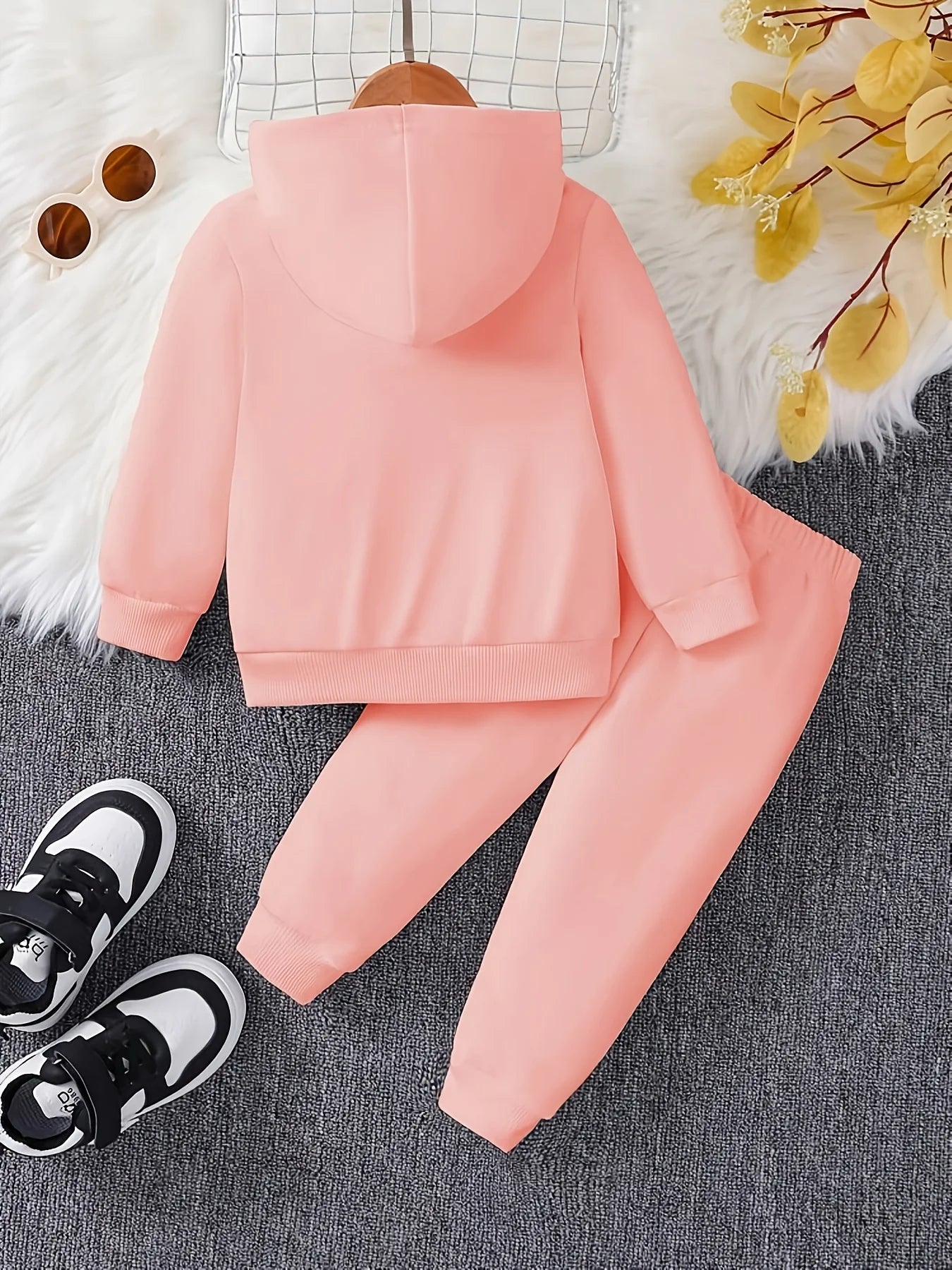 Girls' Toddler/Kid Autumn & Winter 2-Piece Set: Hooded Fleece Sweatshirt with Heart Pattern + Casual Athletic Pants