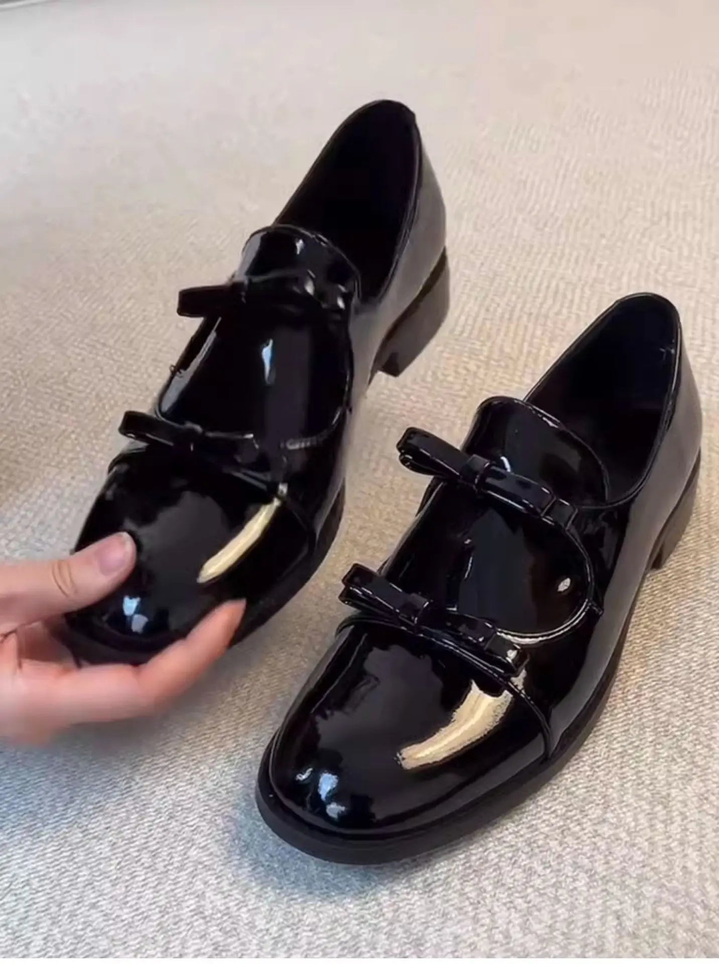 Preppy Double Bowtie Oxfords Woman Low Heels Flats Shiny Small Leather Shoes Ladies College Girls Sneakers Femmes Derby Loafers
