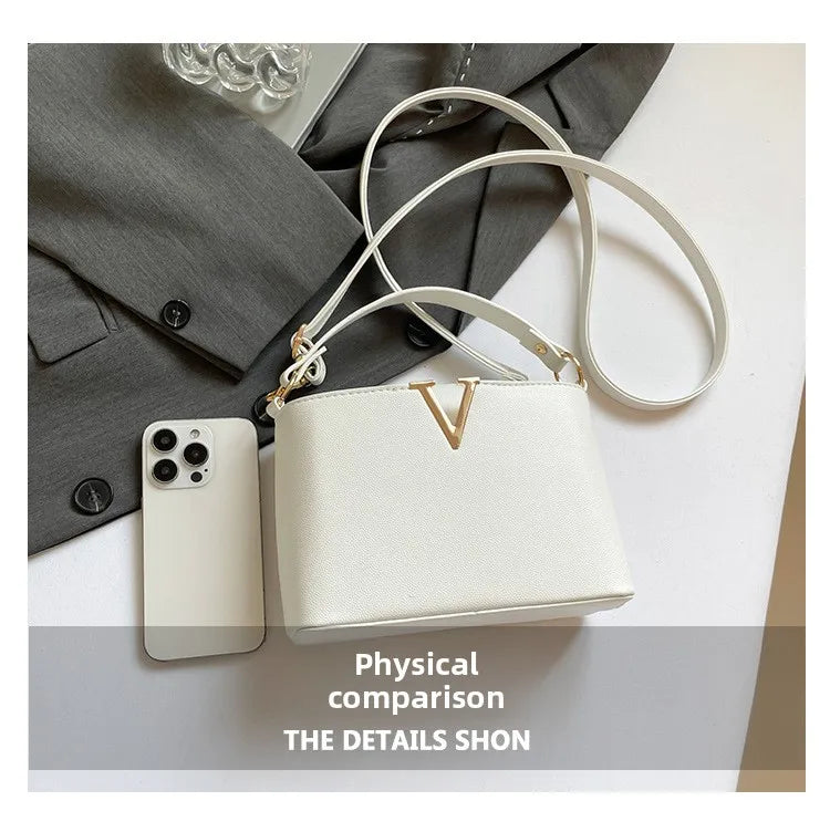 Luxury handbags for women 2026 New VLarge-capacity bucket bag for commuting, hand-held shoulder bag