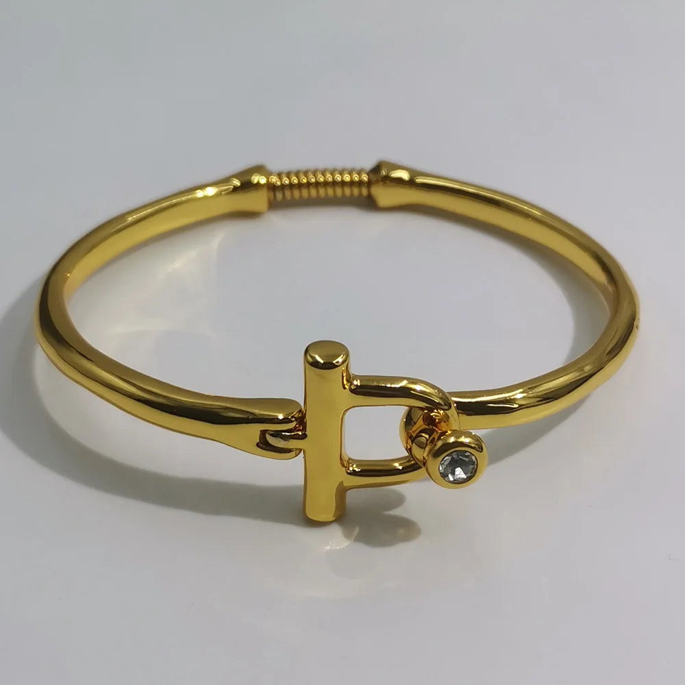 European Style Fashion, Elegant and Exquisite Irregular Pearl Bracelets, Women's Accessories, Gifts, Jewelry Gift Bags