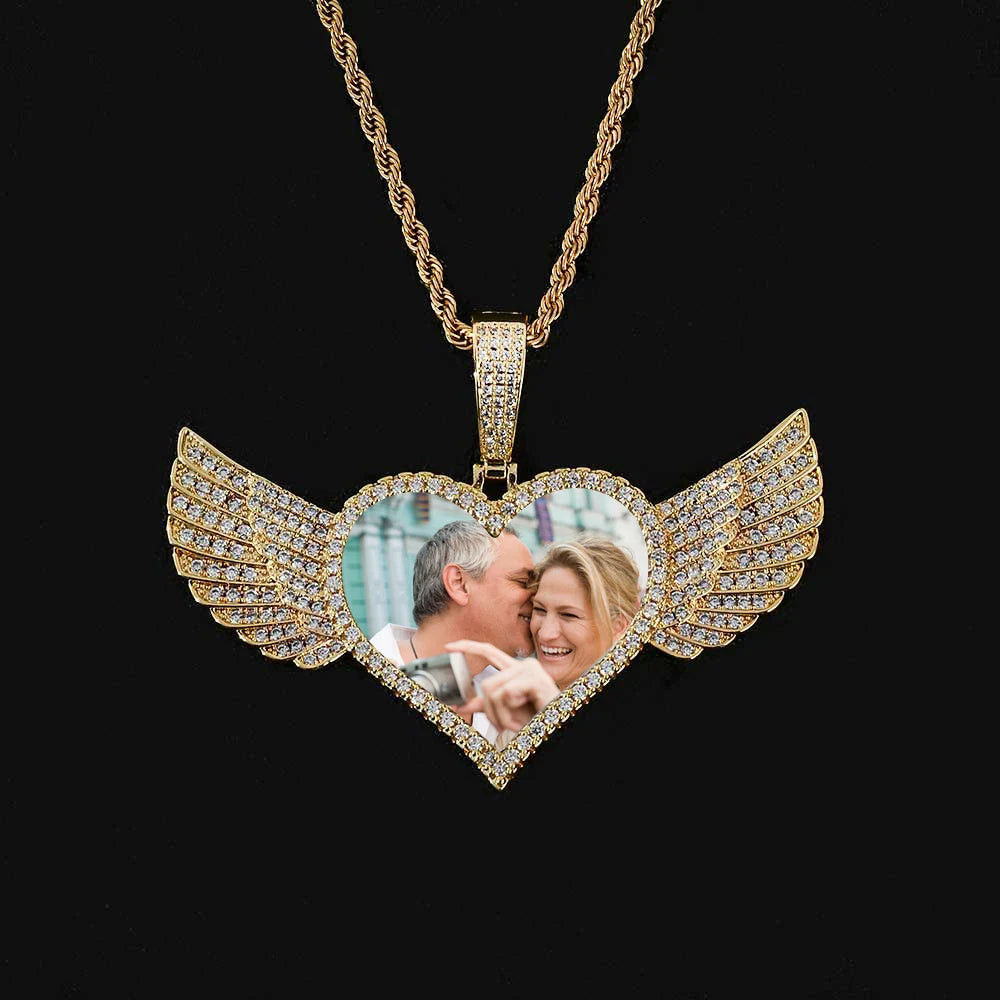 HHIOK Custom 18K Gold Plated Cubic Zircon Photo Pendant Medallions Wing Circle Pendant Necklace Personalized Wholesale