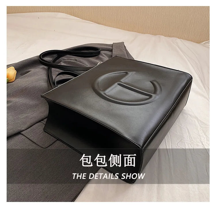2026 Fashion Elegant Classic Paris Diaper Bag Unique Leisure Business Crossbody Purse for Women Daily Commute Work