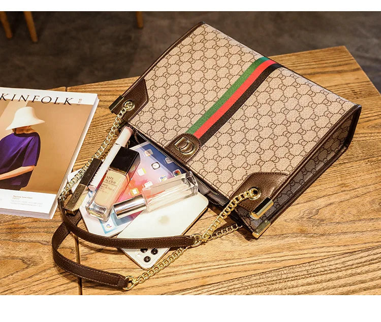 Fashionable Diaper Bag Trendy Crossbody Handbag For Business Women Elegant Leather Classic Designer Paris Style Large Capacity