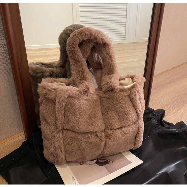 Luxury Faux Fur Women's Shoulder Bags Large Capacity Soft Plush Casual Tote Bags Winter Fashion Female Travel Purse Handbags