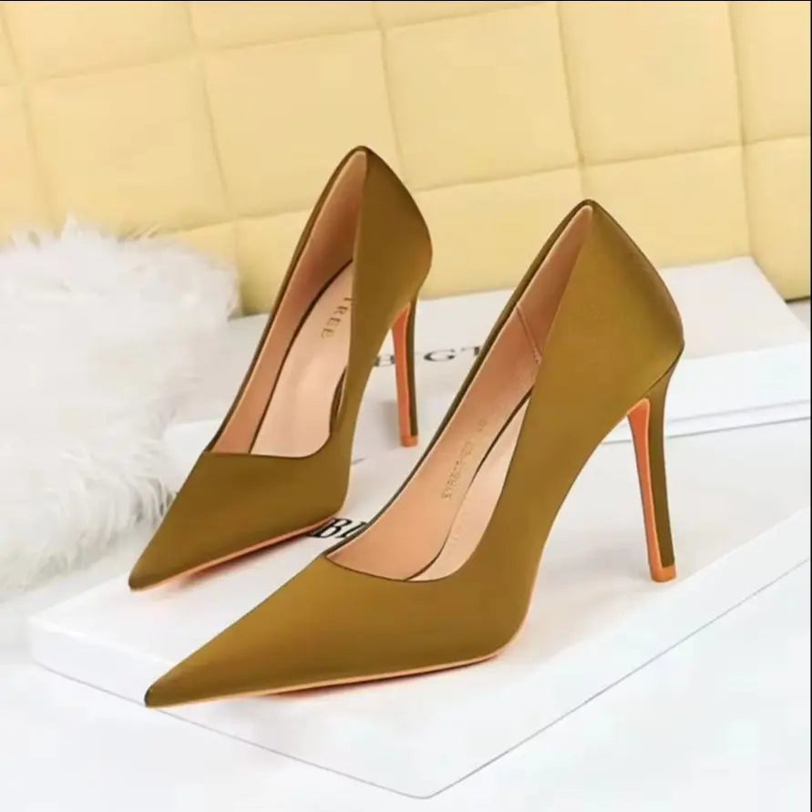 Large Size 43 Pointed Shoes Woman Pumps Professional OL High Heels Office Shoes Silks Satins Women Heels Stilettos Ladies Shoes