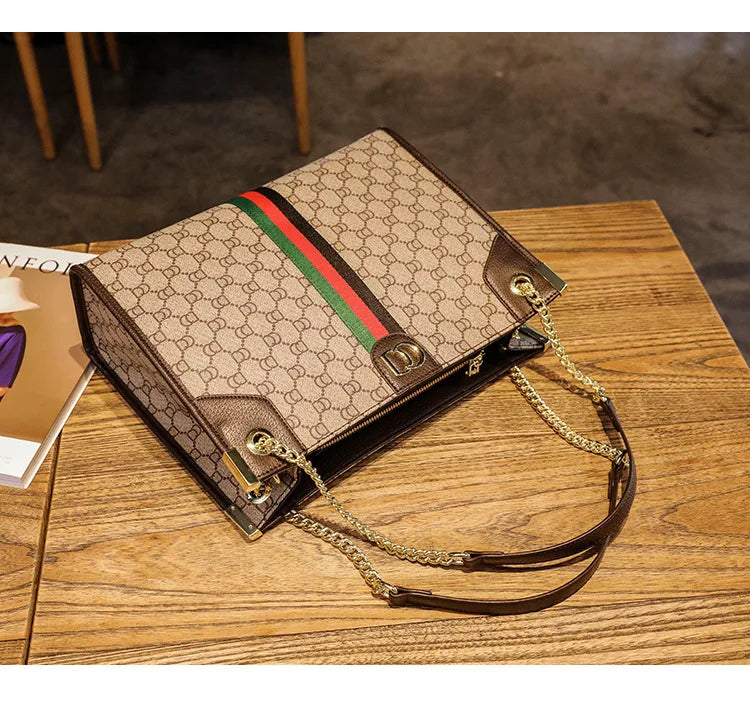 Fashionable Diaper Bag Trendy Crossbody Handbag For Business Women Elegant Leather Classic Designer Paris Style Large Capacity