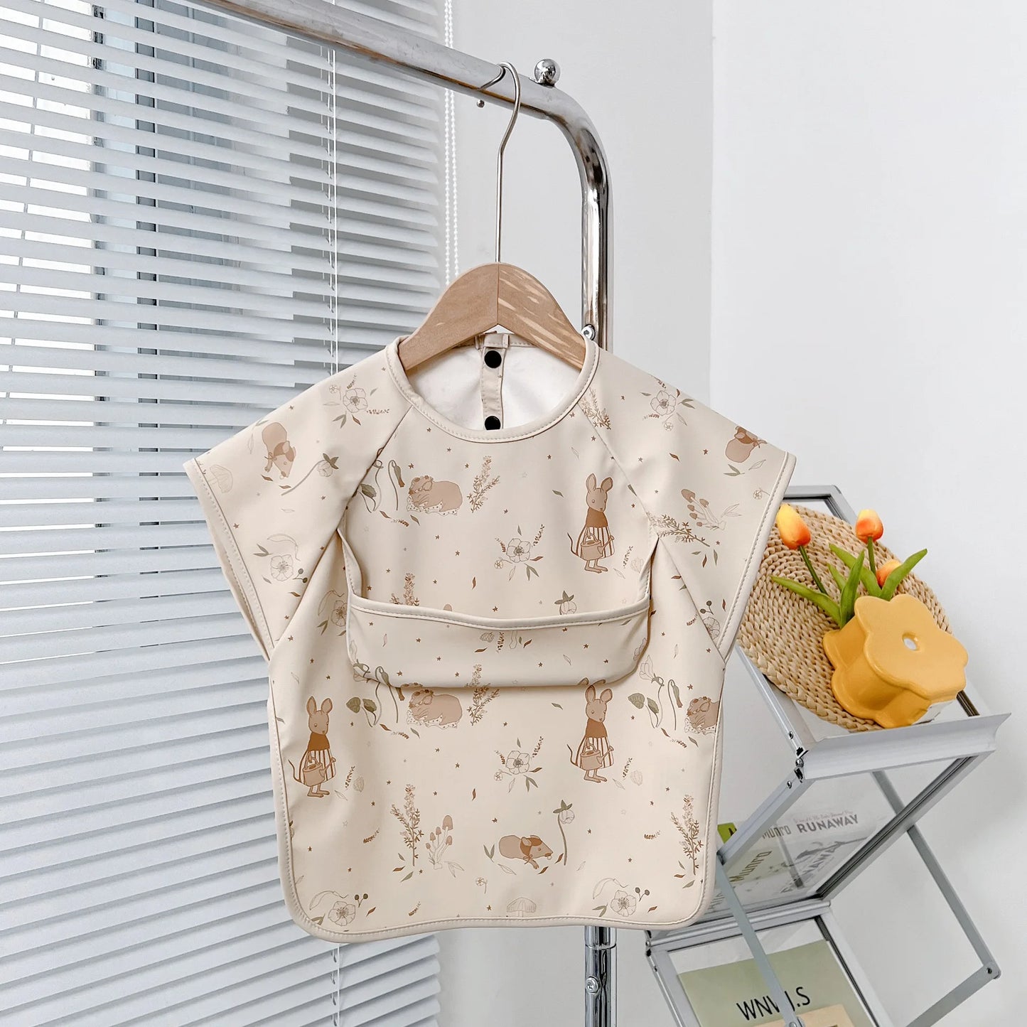 Newest Cute Baby Waterproof Bib Toddler Baberos Bavoir Short Sleeve Apron Cartoon Animals Children Feeding Smock Bib Baby Stuff
