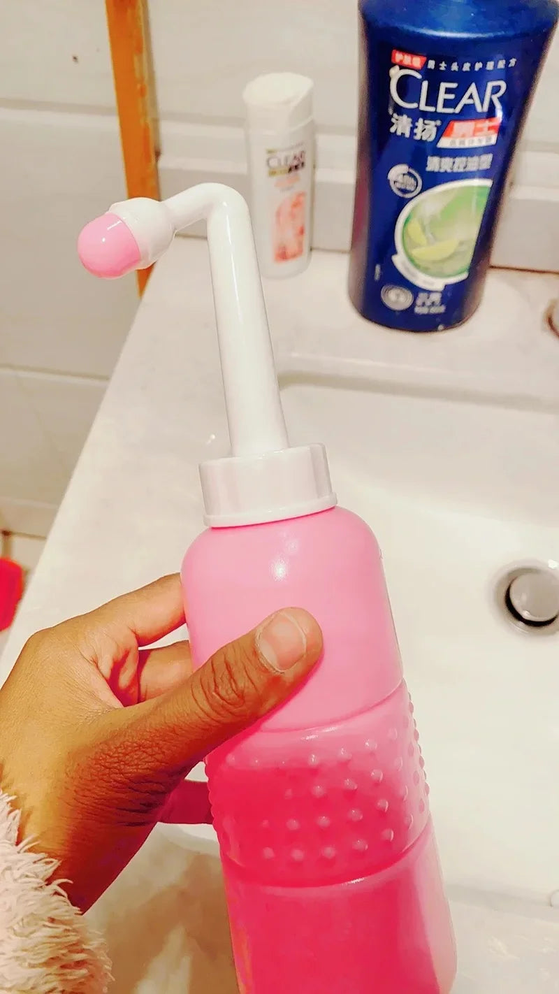 Baby Showers Mom Peri Bottle for Postpartum Essentials Feminine Care MomWasher for Perineal Recovery Cleansing After Birth 500ML