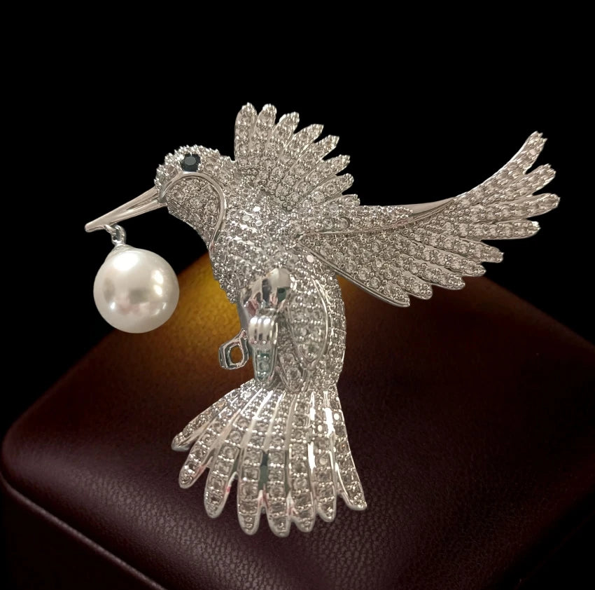 2026 Woman Brooches Luxury Designer Rose Butterfly Dragonfly Vase Bow Broche Pin Micro-inlaid Zircon Elegant Coat Accessories