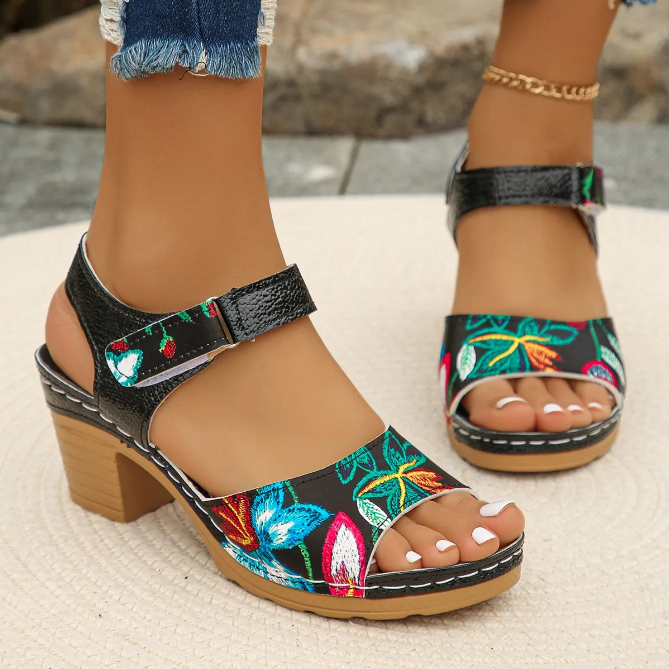 Women Platform Sandals 2024 Summer New Fashion Beach Sandals Comfortable Lightweight Outdoor Sandals Breathable Shoes for Women