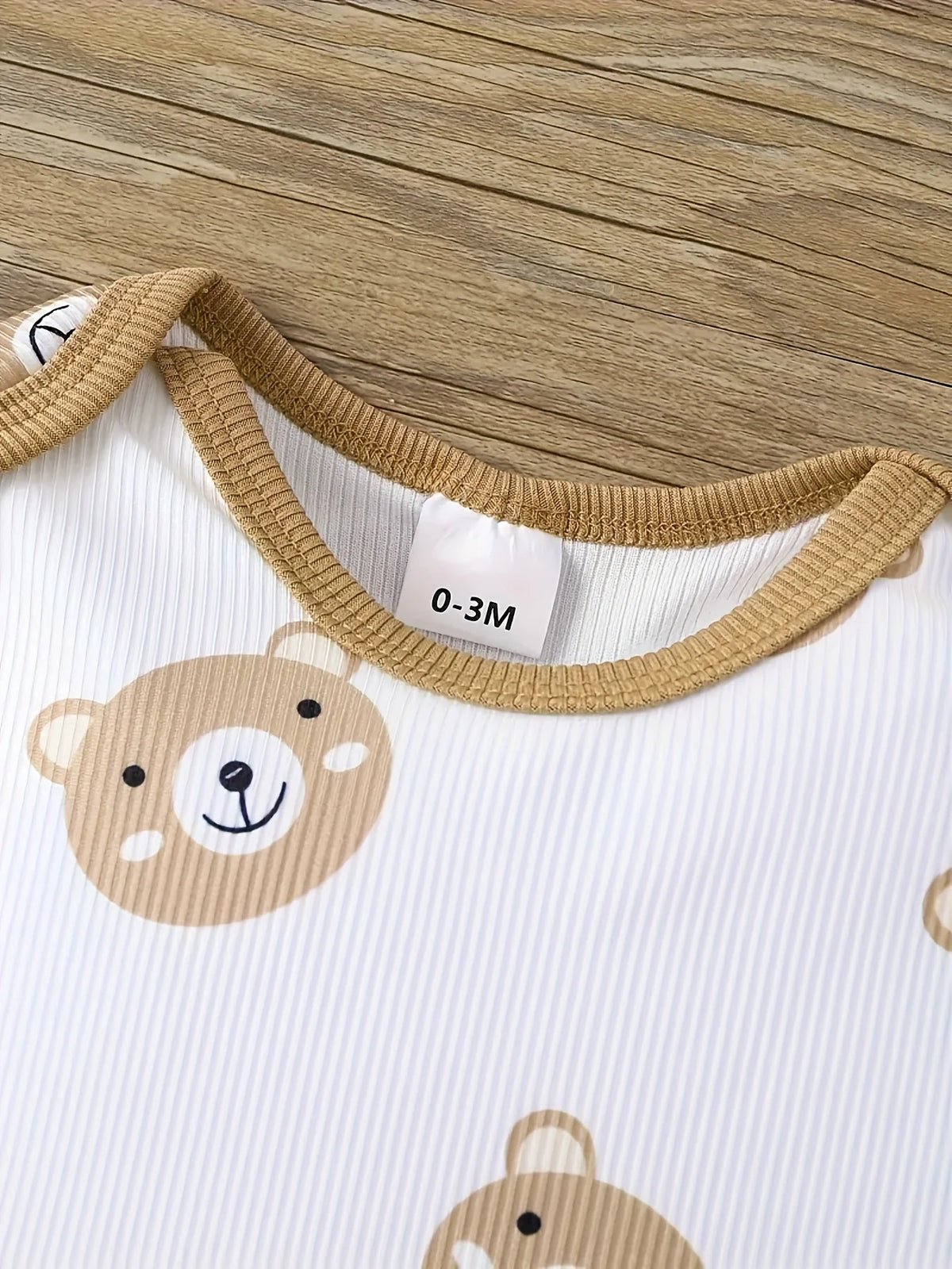 Baby boy baby cute little bear print set triangle jumpsuit+pants+hat three piece set for autumn and winter