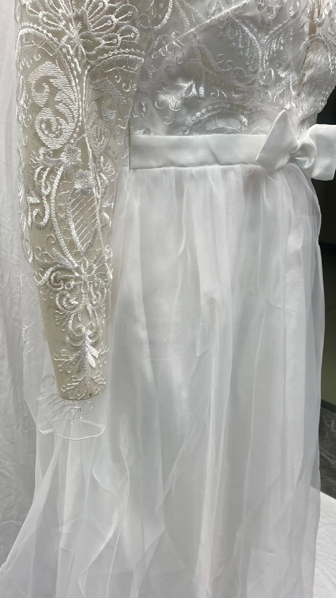 Fashionable Slim Fit V-Neck Lace Trimmer Wedding Dress with Train Elegant Style Polyester Fabric High Waist Long A- Line Skirt