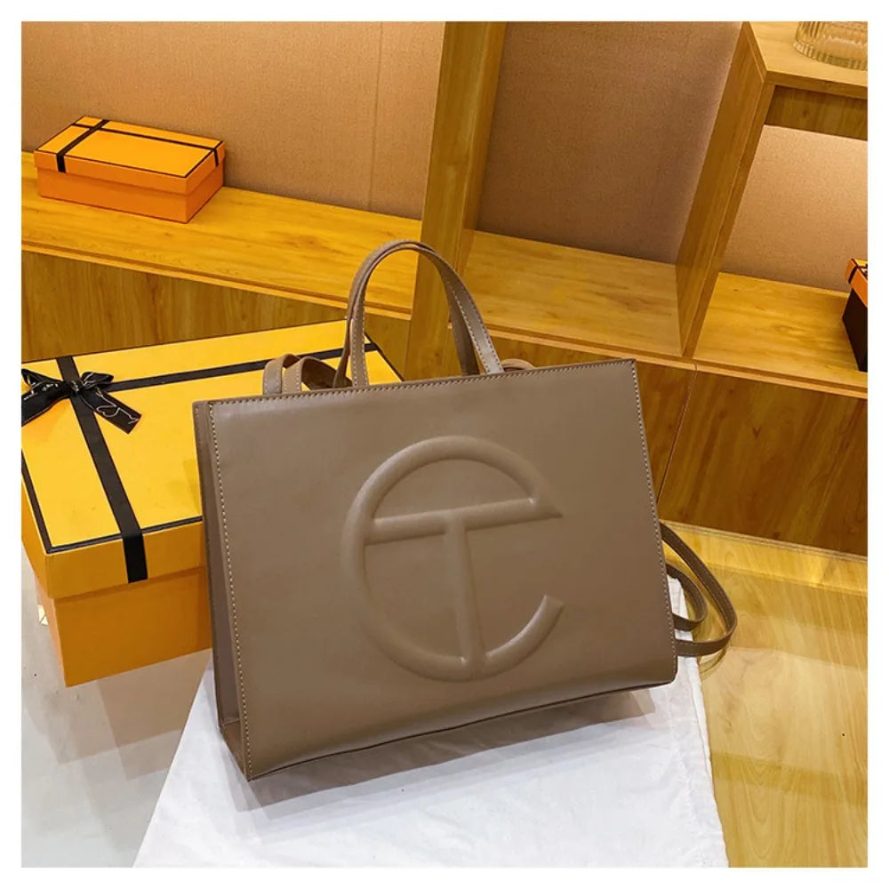 2026 Fashion Elegant Classic Paris Diaper Bag Unique Leisure Business Crossbody Purse for Women Daily Commute Work
