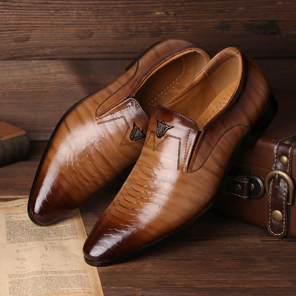 Retro Men's Dress Shoes Summer Casual Office Business Shoes Pointed Toe Leather Shoe Flat Slip-on Shoes for Men Luxury Loafers