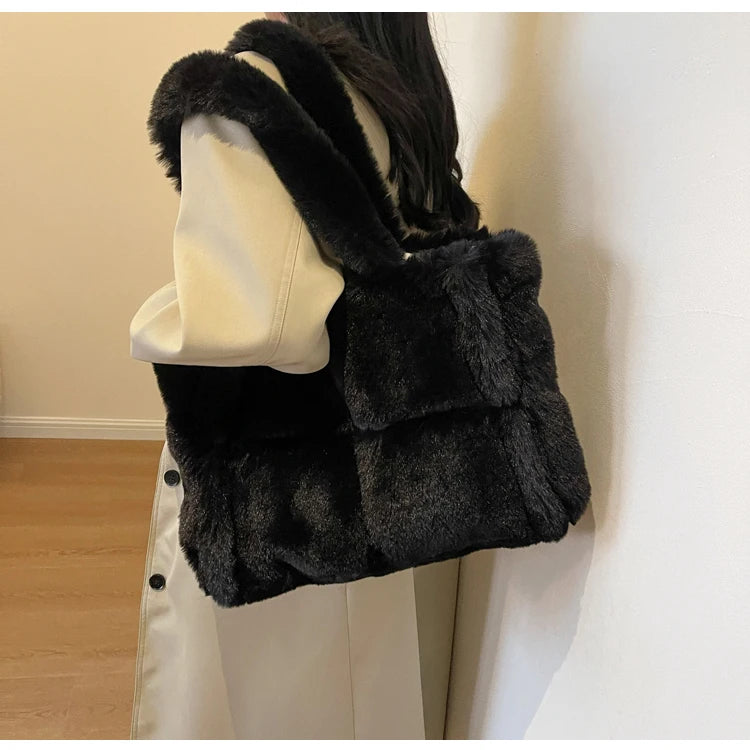 Luxury Faux Fur Women's Shoulder Bags Large Capacity Soft Plush Casual Tote Bags Winter Fashion Female Travel Purse Handbags