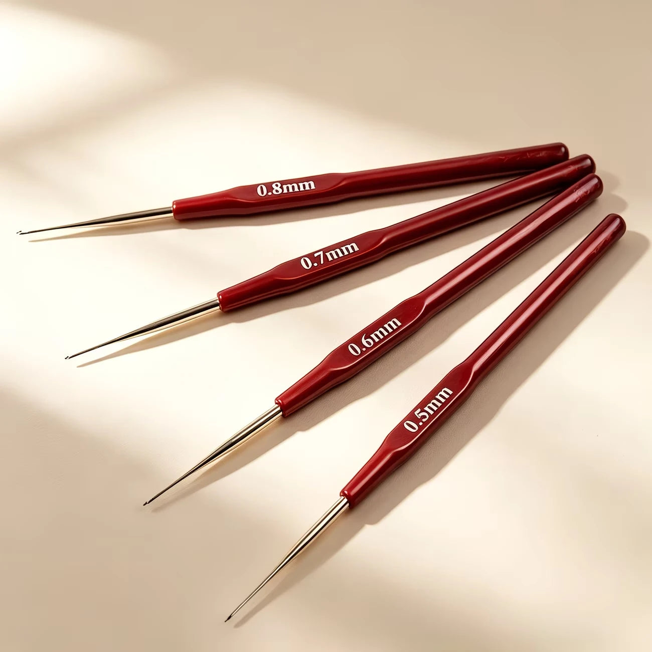 A Set of 4 Crochet Braiding Tools, with Hooks Sized 0.5/0.6/0.7/0.8mm, Suitable for Braids and Dreadlock Tool Kits
