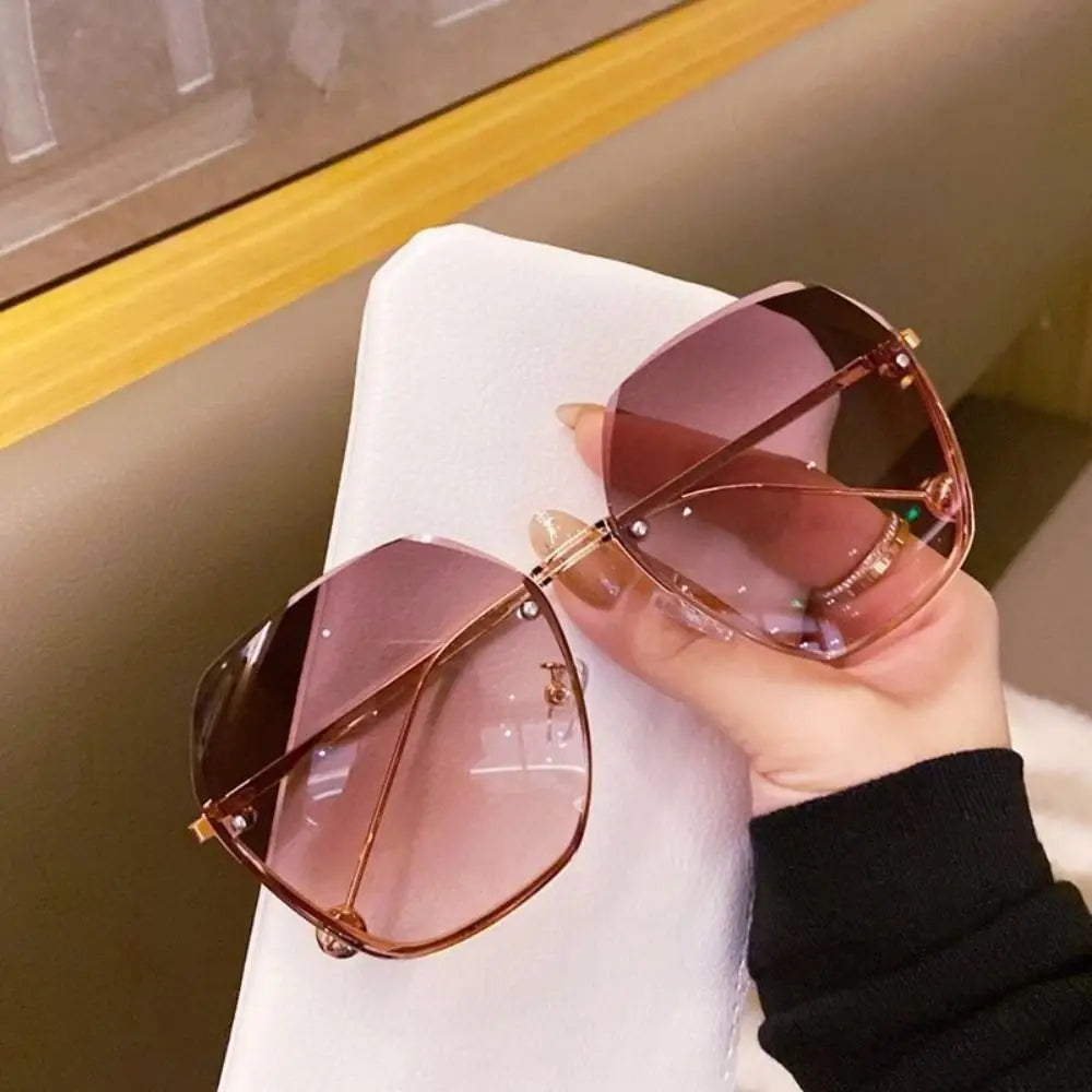 New Fashion Irregular Sunglasses Outdoor Women Men Gradient Lens Sun Glasses Female Eyewear Rimless Square Oversized Shades