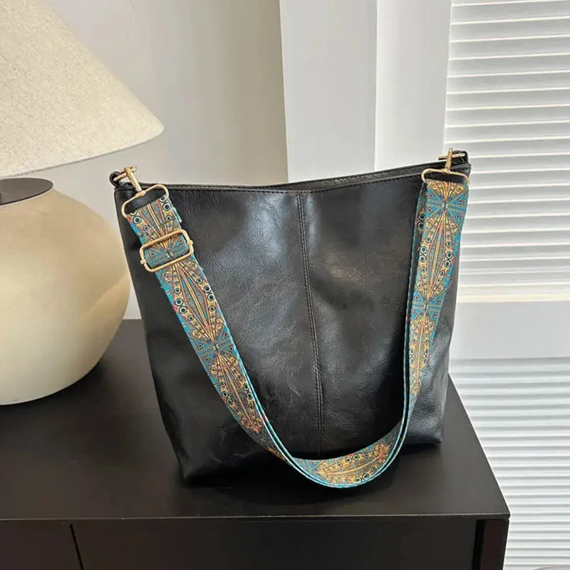 Fashion Minimalist Retro Leather Shoulder Tote, Trendy Printed Strap Design for Street Style and Weekend Outings