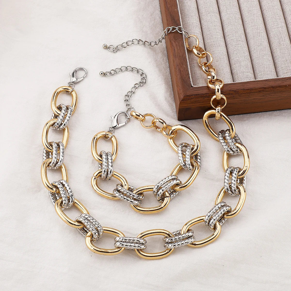 Fashion Personalized Jewelry Sets Women Geometric Metal Color Block Chain Necklace Bracelet Set Elegant Banquet Jewelry Gifts