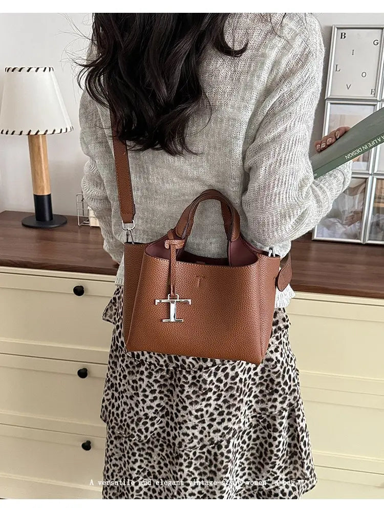 Unique High-End Leather Diaper Bag: Elegant Crossbody Messenger Bag For Women With Vintage Designer Look And Large Capacity