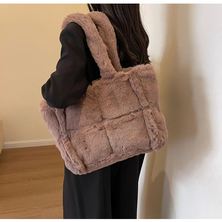 Luxury Faux Fur Women's Shoulder Bags Large Capacity Soft Plush Casual Tote Bags Winter Fashion Female Travel Purse Handbags