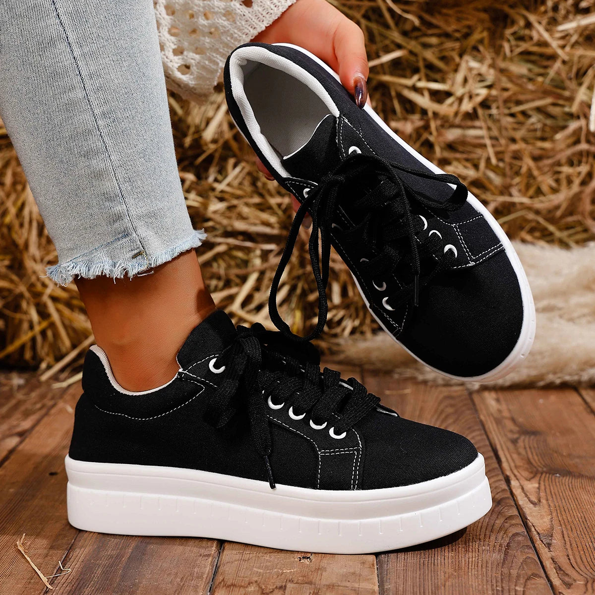 Women Sneakers 2025 New Fashion Casual Shoes Femme Summer Designer Sneakers Women Lace Up Platform Tennis Sport Shoes Female