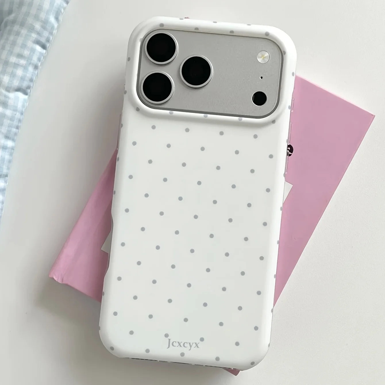 Cute polka dot contrasting phone case suitable for iPhone 17 16 15 14 13 12 11 Pro/Max/Plus anti drop and shockproof back cover