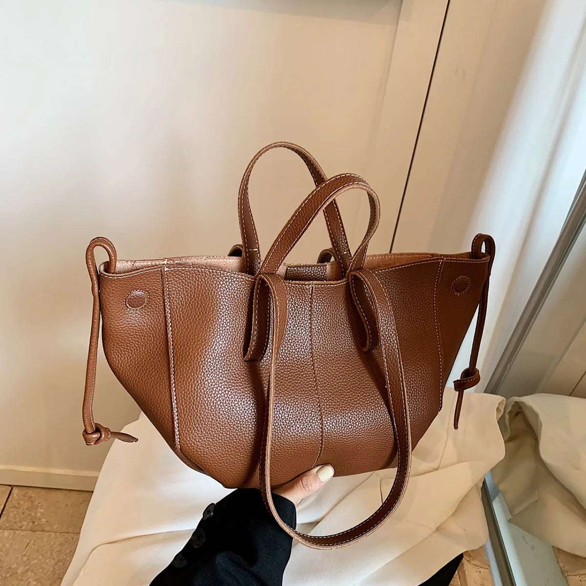 Women Leather Large Capacity Tote Bag Luxury Waterproof Handbag Commuting Shopping Travel Shoulder Backpack Fashion Bag