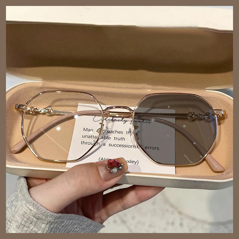 New Fashion Photochromic Myopia Glasses Women Color Changing Sun Shades Sunglasses with Minus Diopters Prescription Lens Glasses