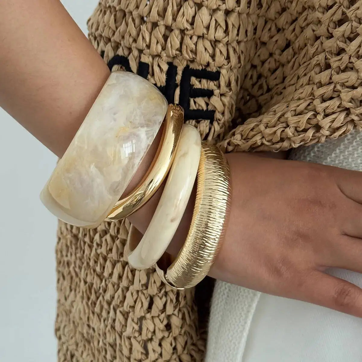 KunJoe Bohemian Stackable Off White Resin Acrylic Bracelet Women Vintage Geometric Round Metal Bangle Bracelet Fashion Jewelry