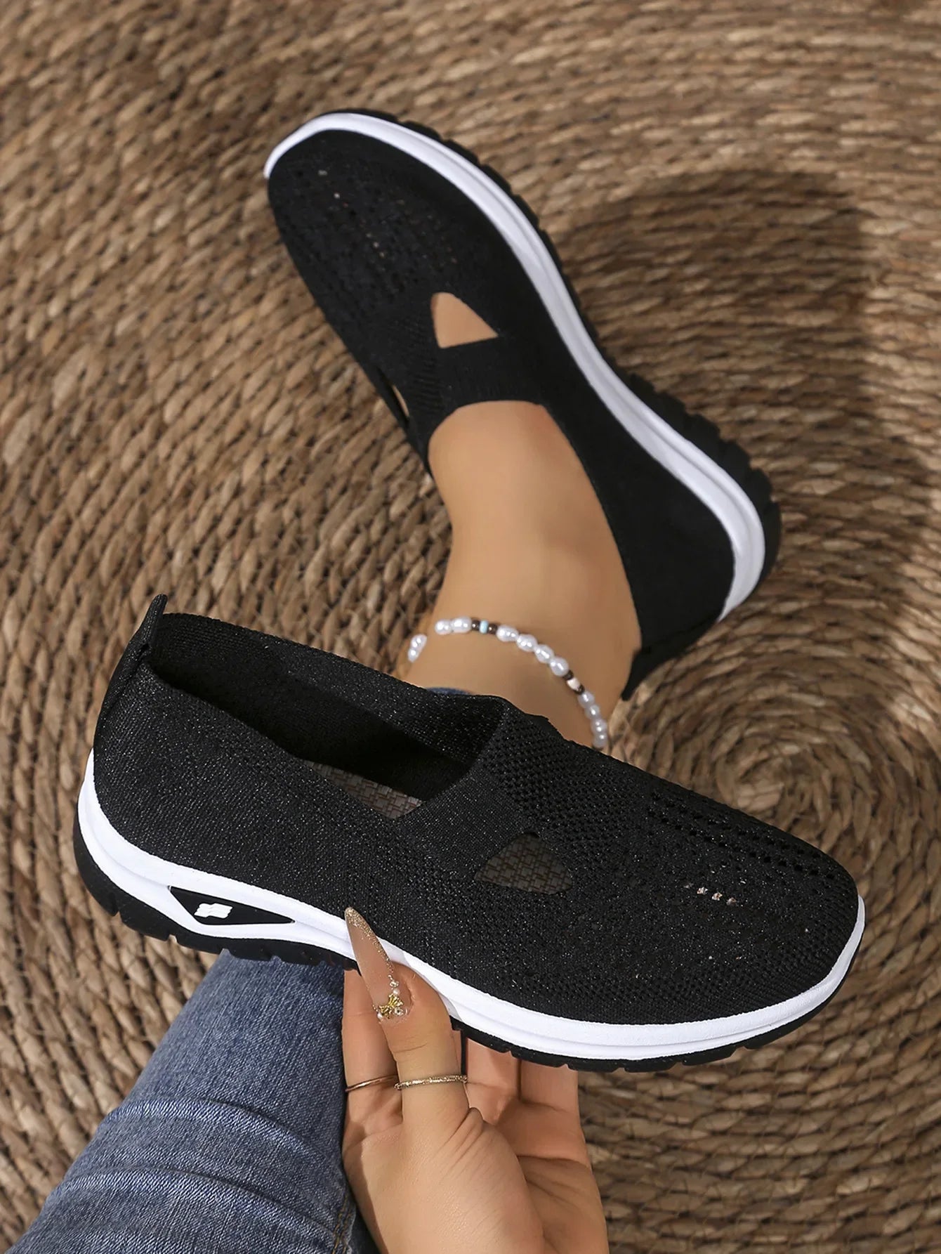 Women's Casual Sports Shoes with Breathable Mesh, Fashionable and Versatile, Soft Soles, Comfortable and Casual 2026 New