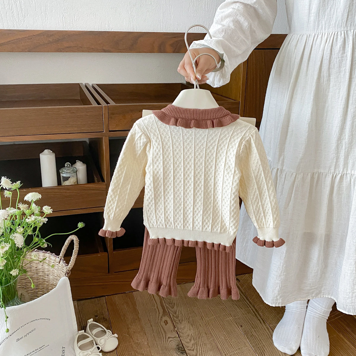 2026 Fall/Winter New Collection Girls' Set, Infant Bow Ruffled Trim Solid Color Knit Top and Pants