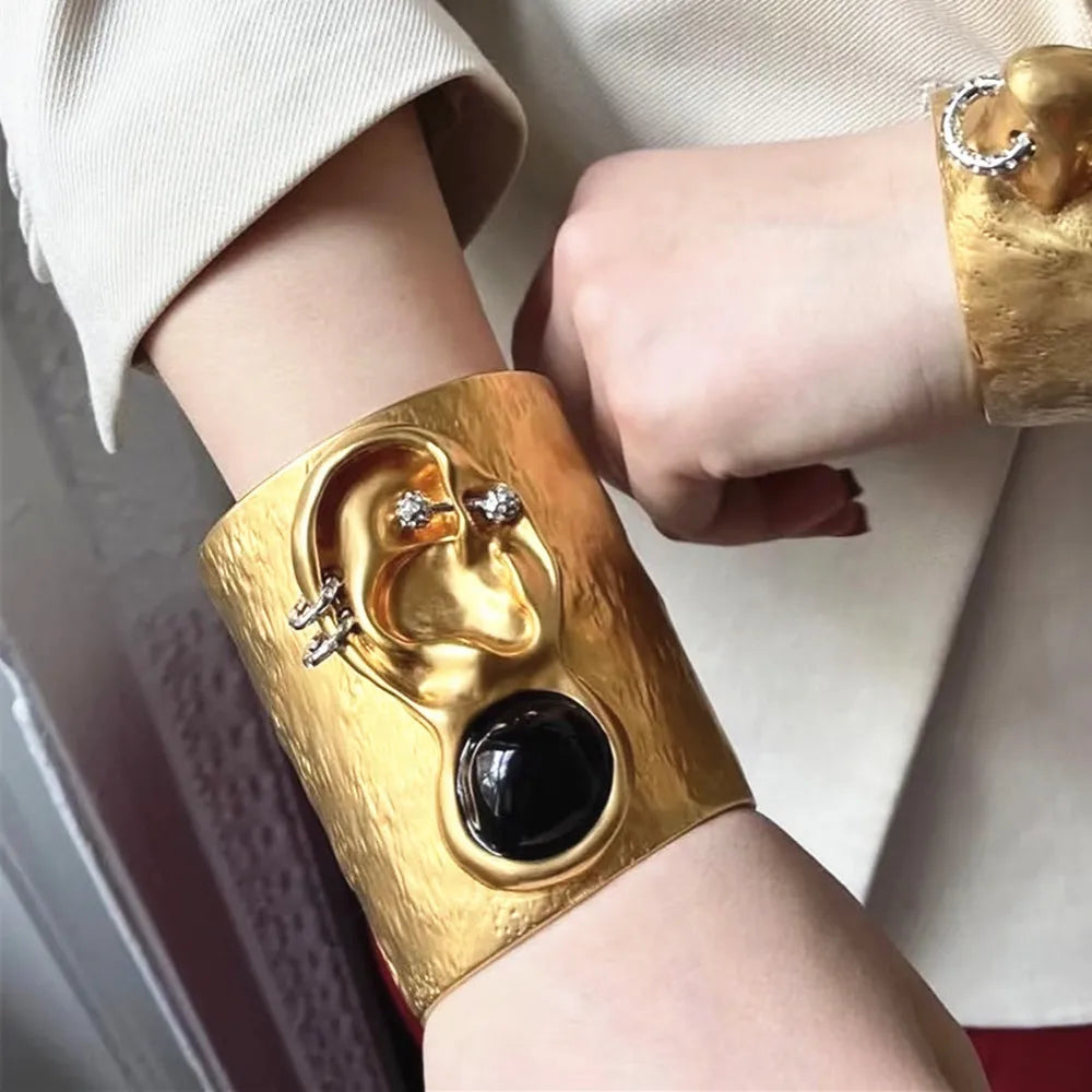1PC Exaggerated Metal Alloy Ear Facial Cuff Bracelet for Women Fashion Jewelry Hand Open Bangle Accessory
