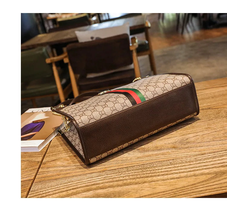 Fashionable Diaper Bag Trendy Crossbody Handbag For Business Women Elegant Leather Classic Designer Paris Style Large Capacity