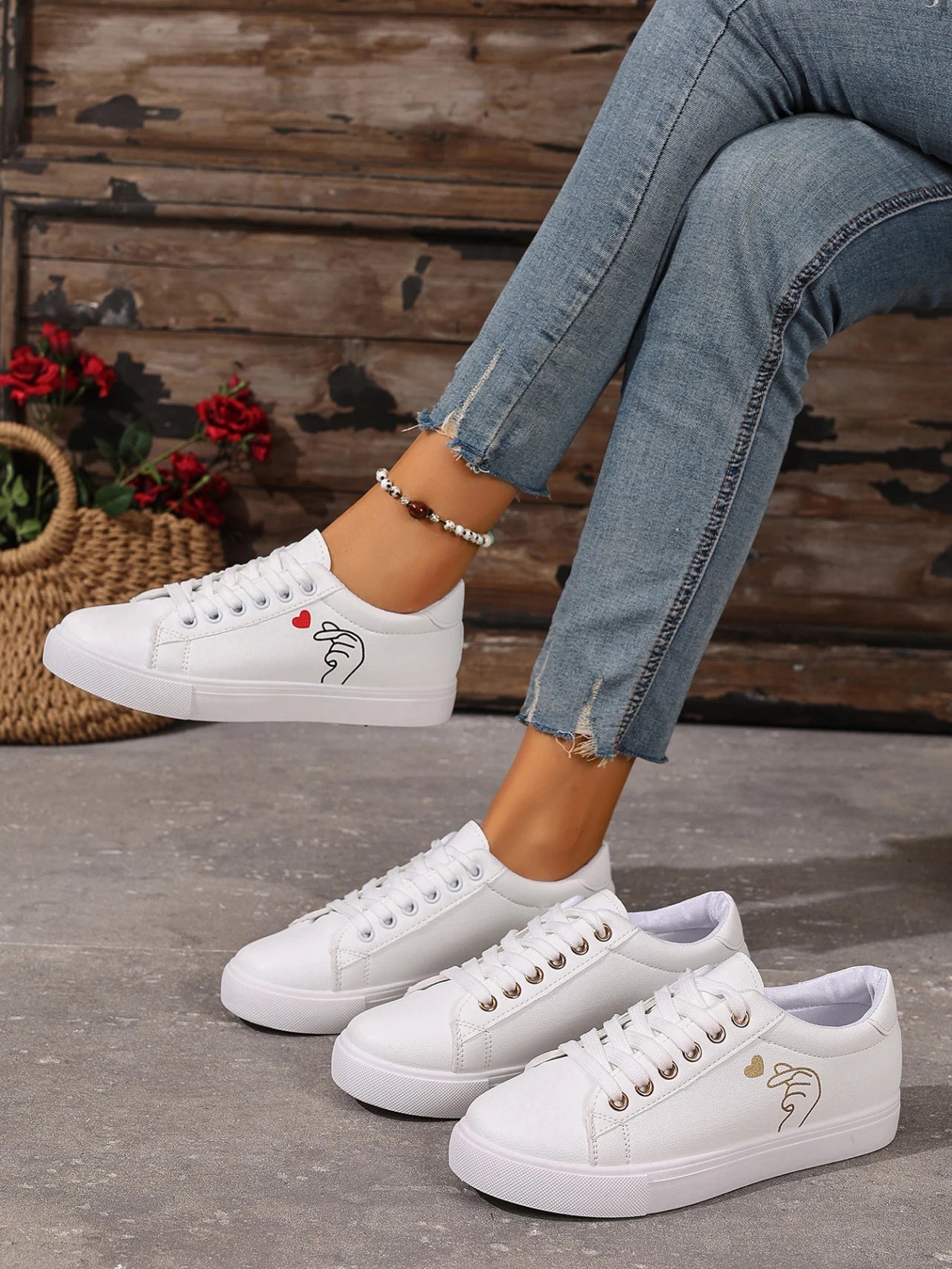 Fashion White Breathable Women Running Shoes New Spring Autumn Embroidered Flower Lace-Up Casual Sneakers Zapatos De Mujer