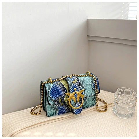 Light Luxury Elegant Retro Niche Heavy Work Design Crossbody Bag Stylish High End Purse for Women