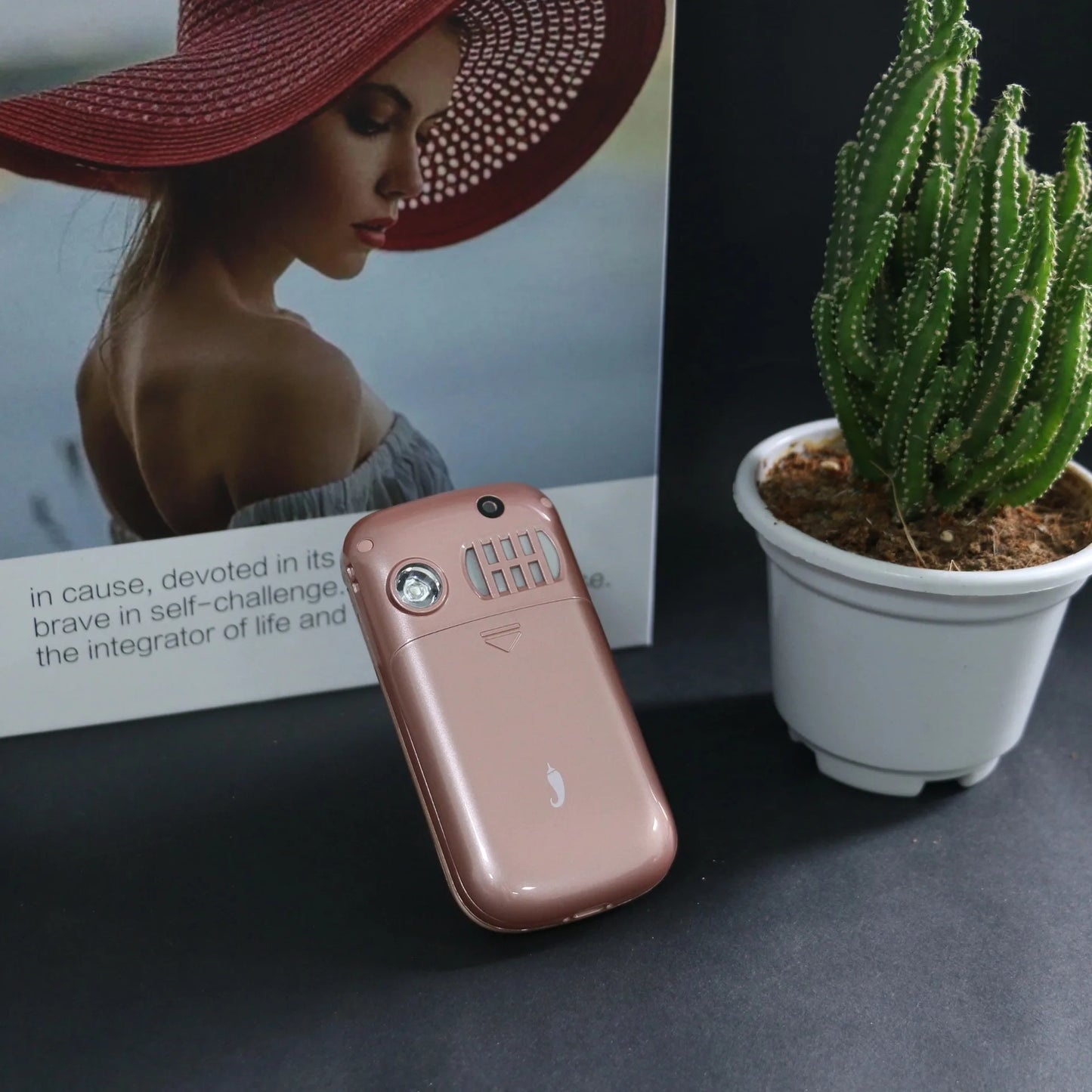 Affordable Retro Flip Cute Phone SOS Dial Speed Dial Big Button Dual Screen Loud Speaker Long Battery Clamshell Mini Size Mobile