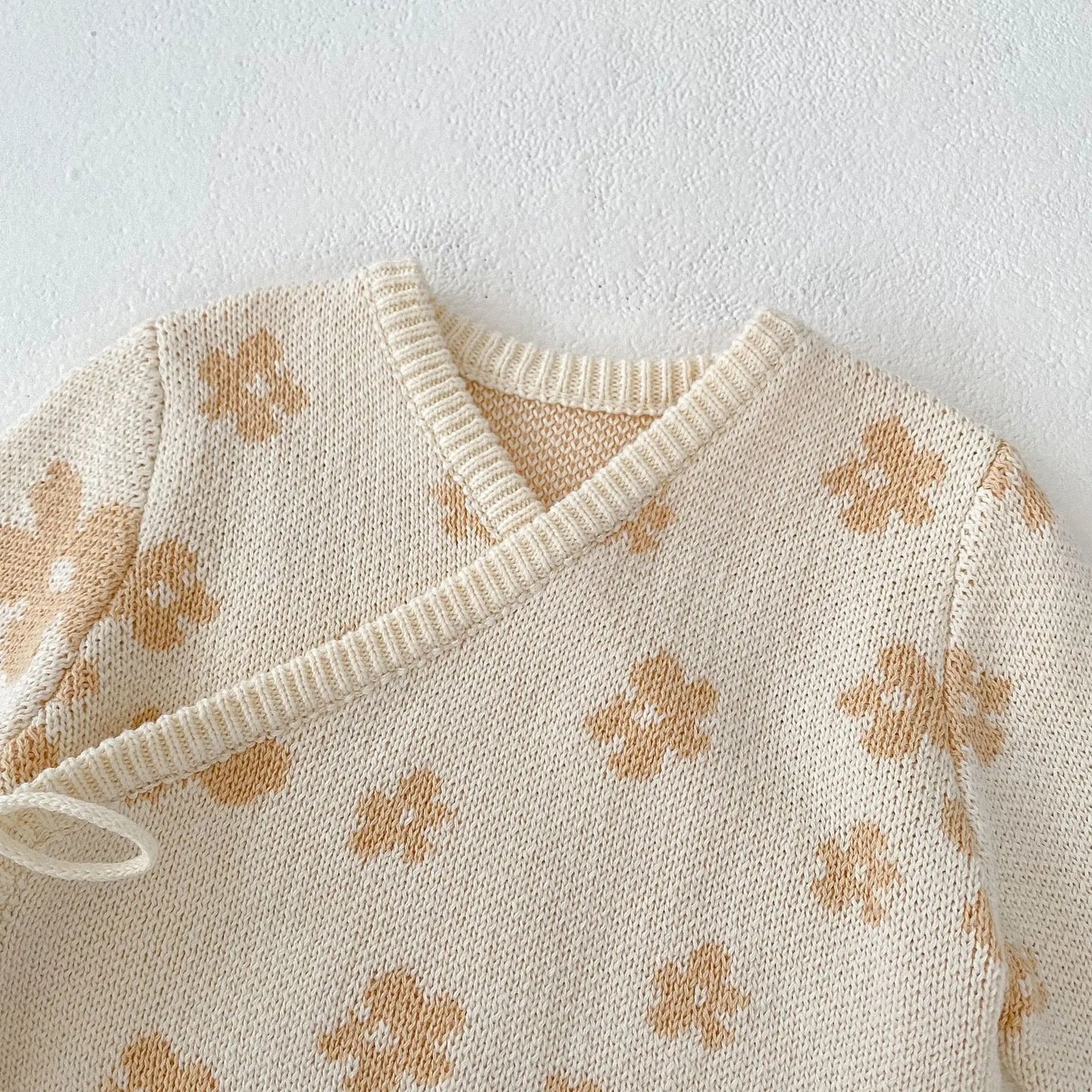 Baby Clothing 2025 Autumn Winter New Fashionable Casual Simple Sweet Floral Jacquard Coat Knitted Pants Hat Socks Kids Clothes